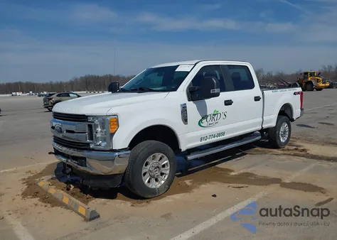 2017 Ford F-250 Xl из США, поврежденный, VIN 1FT7W2B61HEC00975